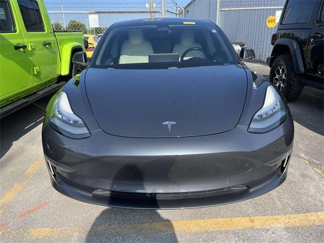 Photo of 2019 Black Tesla Model 3