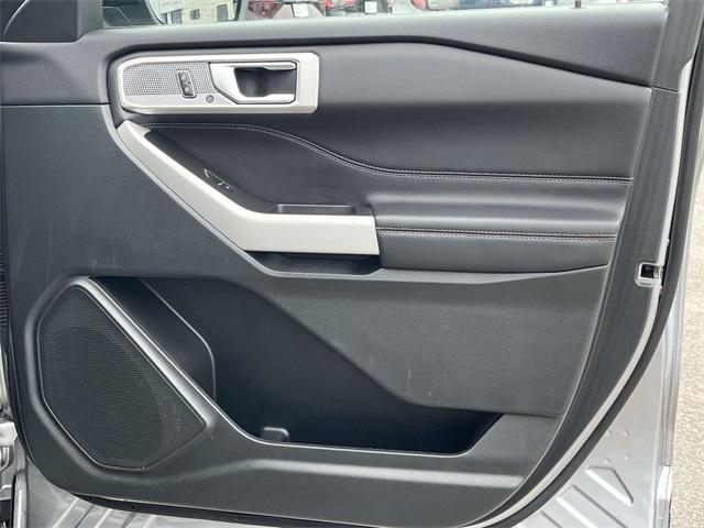 Photo of 2024 Silver Metallic Ford Explorer
