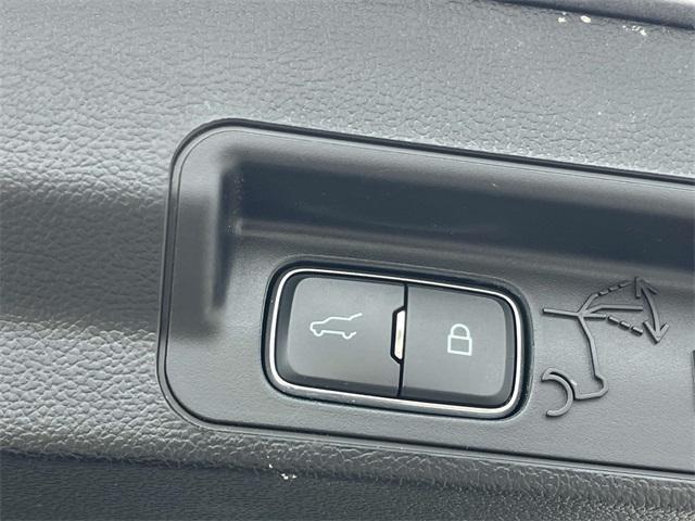 Photo of 2024 Silver Metallic Ford Explorer