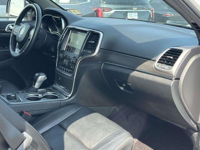 Photo of 2018 Bright White Clearcoat Jeep Grand Cherokee