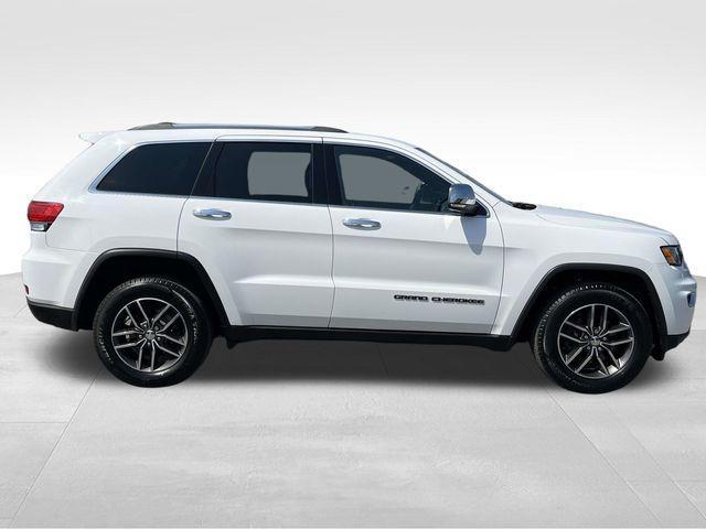 Photo of 2018 Bright White Clearcoat Jeep Grand Cherokee