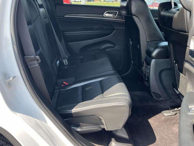 Photo of 2018 Bright White Clearcoat Jeep Grand Cherokee