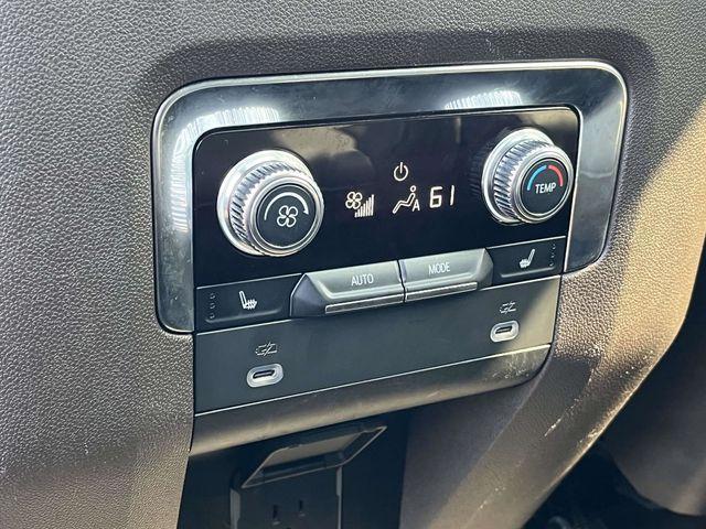 Photo of 2022 Midnight Blue Metallic GMC Yukon XL