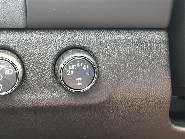 Photo of 2021 Summit White Chevrolet Colorado