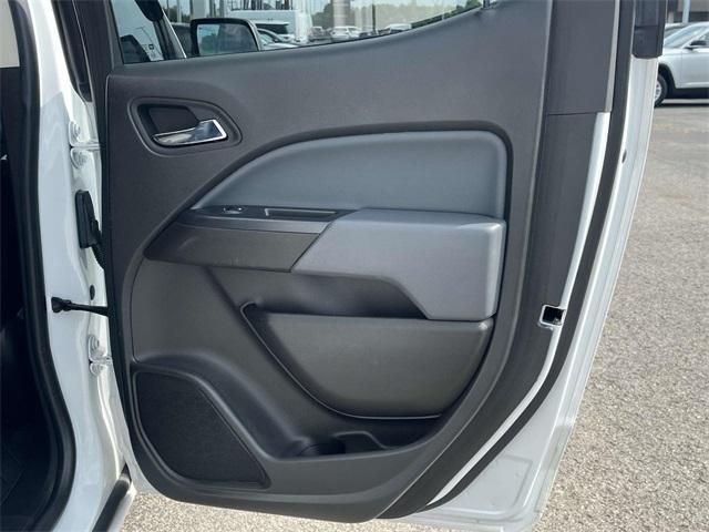 Photo of 2021 Summit White Chevrolet Colorado