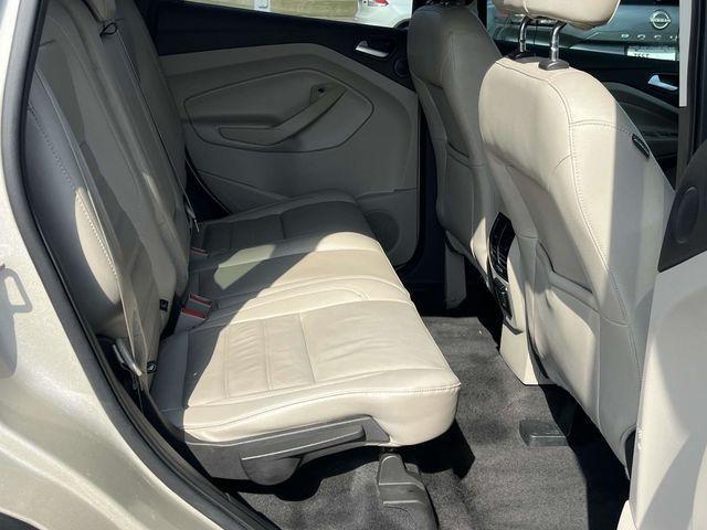 Photo of 2017 White Gold Metallic Ford Escape