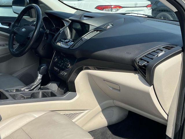 Photo of 2017 White Gold Metallic Ford Escape