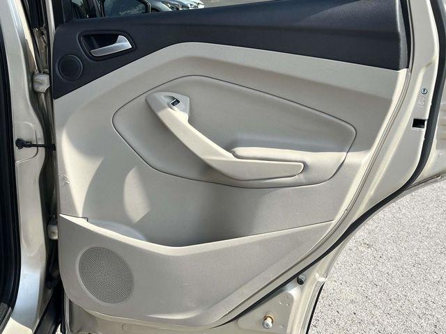 Photo of 2017 White Gold Metallic Ford Escape