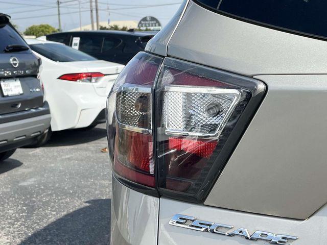 Photo of 2017 White Gold Metallic Ford Escape