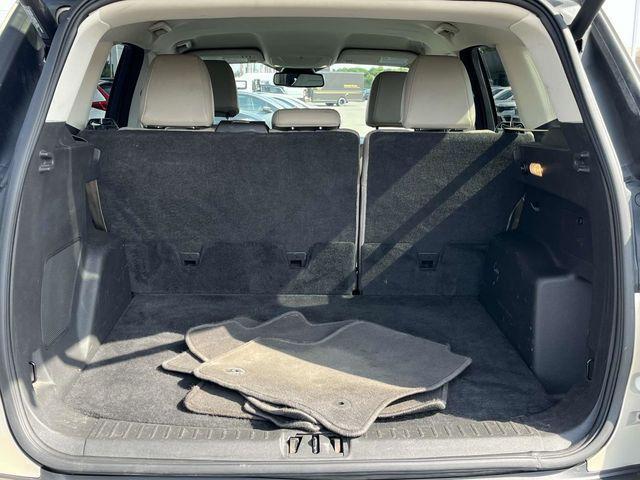 Photo of 2017 White Gold Metallic Ford Escape