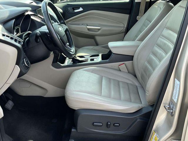 Photo of 2017 White Gold Metallic Ford Escape