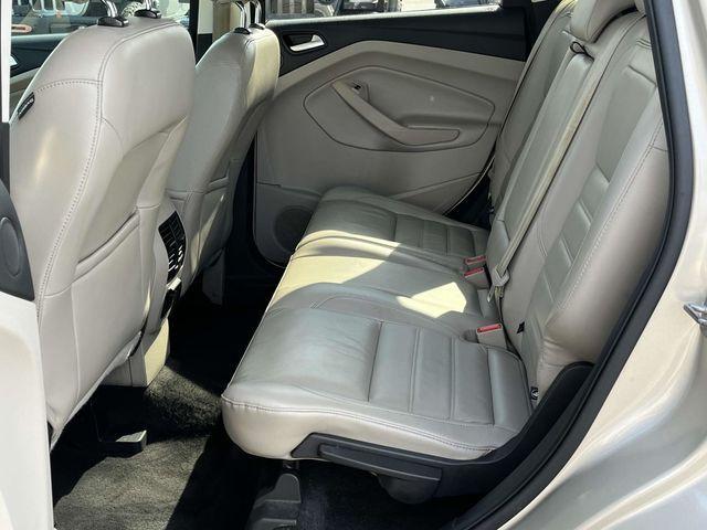 Photo of 2017 White Gold Metallic Ford Escape