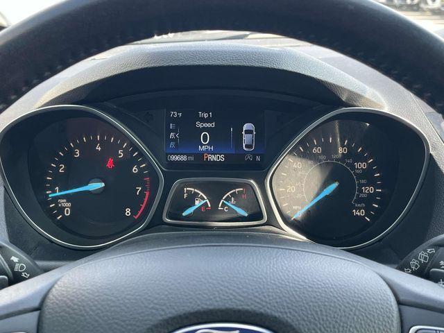 Photo of 2017 White Gold Metallic Ford Escape