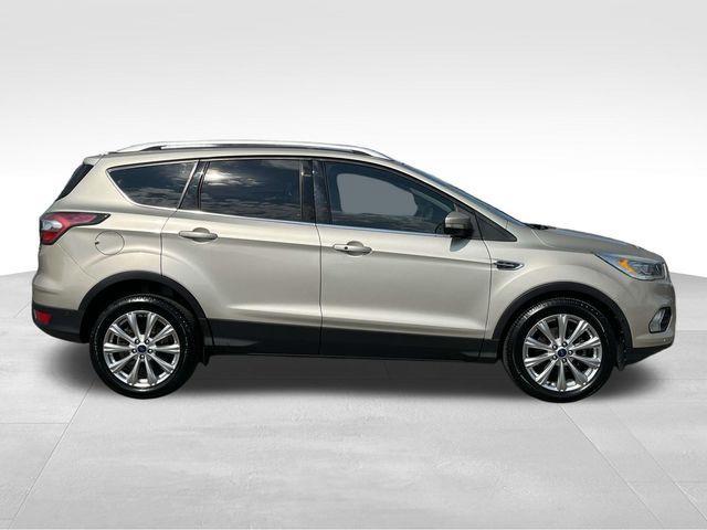 Photo of 2017 White Gold Metallic Ford Escape