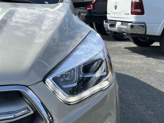 Photo of 2017 White Gold Metallic Ford Escape