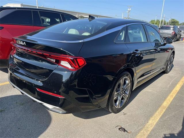 Photo of 2022 Ebony Black Kia K5