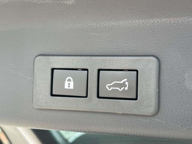 Photo of 2024 Ice Silver Metallic Subaru Ascent
