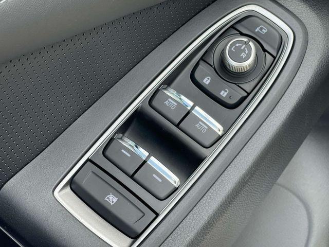 Photo of 2024 Ice Silver Metallic Subaru Ascent