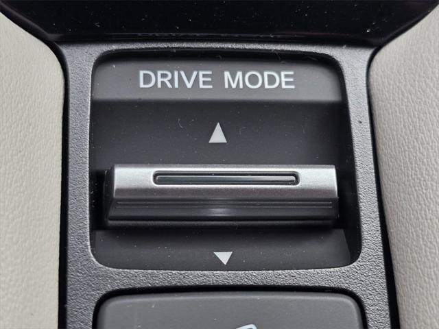 Photo of 2025 Lunar Silver Metallic Honda HR-V