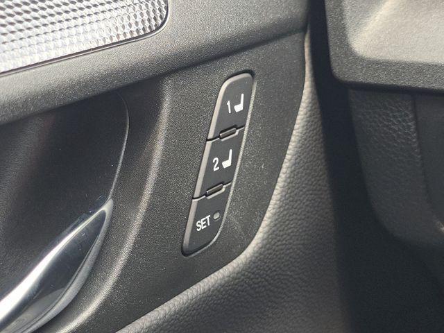 Photo of 2026 Platinum White Pearl Honda CR-V Hybrid
