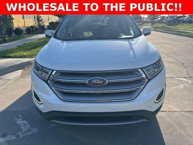 Photo of 2015 White Platinum Clearcoat Metallic Ford Edge