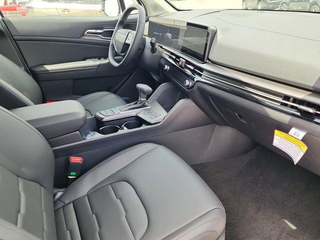 Photo of 2026 Glacial White Pearl Kia Sportage