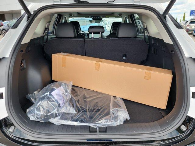 Photo of 2026 Glacial White Pearl Kia Sportage