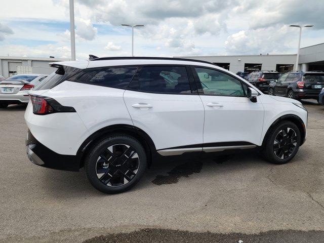 Photo of 2026 Glacial White Pearl Kia Sportage