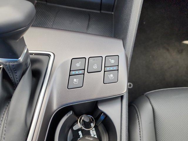 Photo of 2026 Glacial White Pearl Kia Sportage