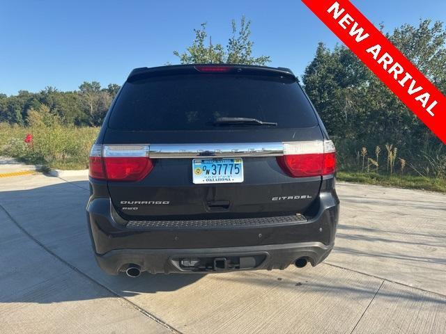 Photo of 2011 Brilliant Black Crystal Pearlcoat Dodge Durango
