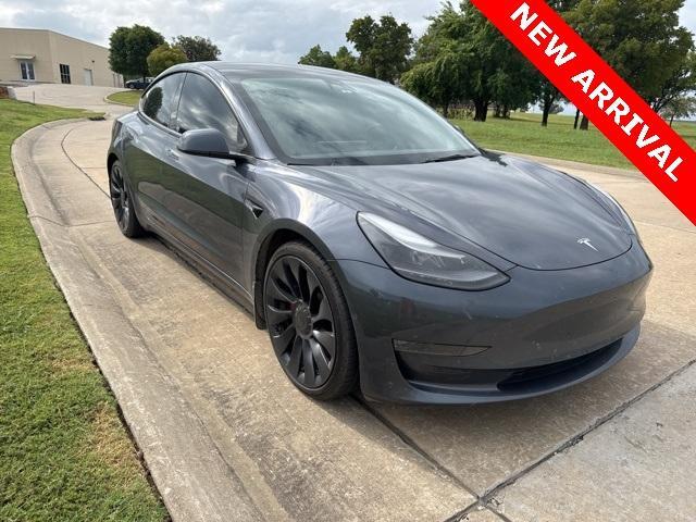Photo of 2022 Gray Tesla Model 3