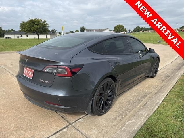 Photo of 2022 Gray Tesla Model 3