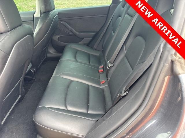 Photo of 2022 Gray Tesla Model 3