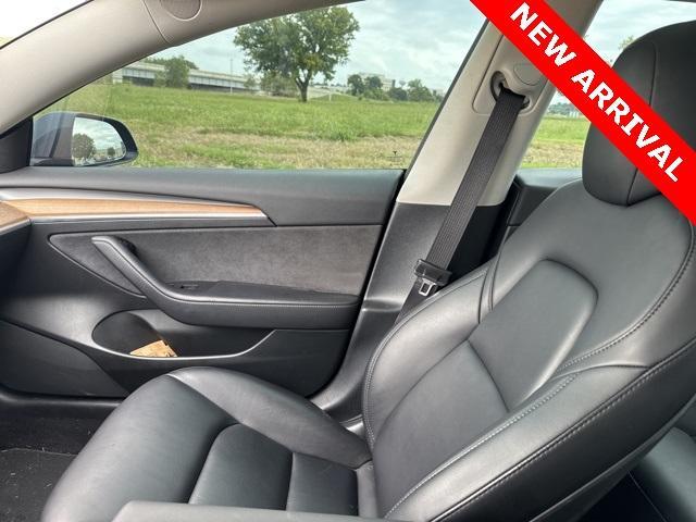 Photo of 2022 Gray Tesla Model 3