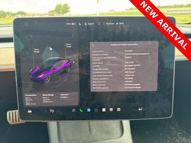 Photo of 2022 Gray Tesla Model 3