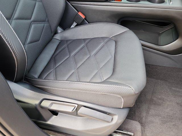 Photo of 2024 Deep Black Pearl Effect Volkswagen Atlas Cross Sport