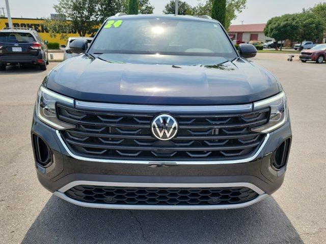 Photo of 2024 Deep Black Pearl Effect Volkswagen Atlas Cross Sport