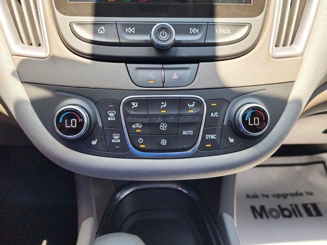 Photo of 2022 Summit White Chevrolet Malibu