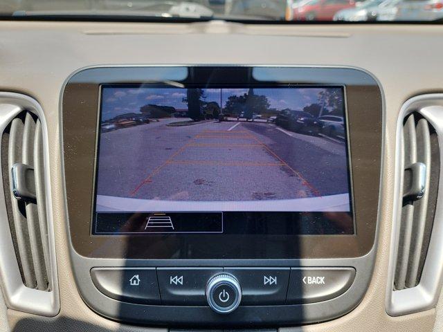 Photo of 2022 Summit White Chevrolet Malibu