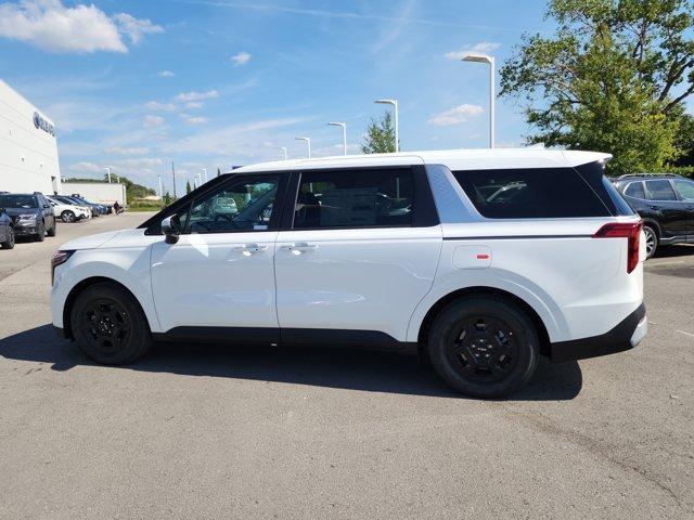 Photo of 2026 Snow White Pearl Kia Carnival