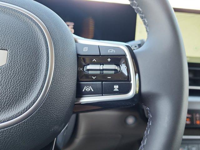 Photo of 2026 Snow White Pearl Kia Carnival