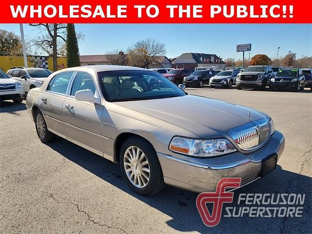 2003 Lincoln Town Car