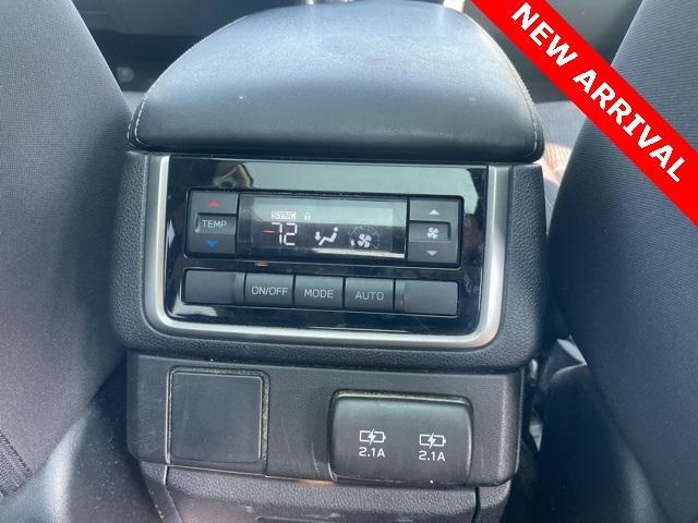 Photo of 2020 Crystal White Pearl Subaru Ascent