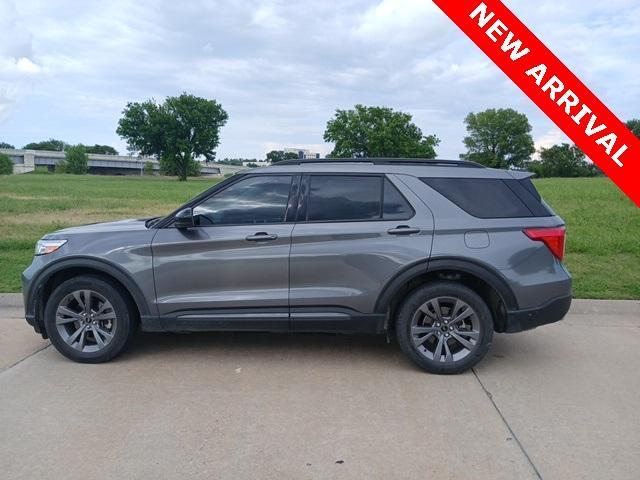 Photo of 2022 Carbonized Gray Metallic Ford Explorer