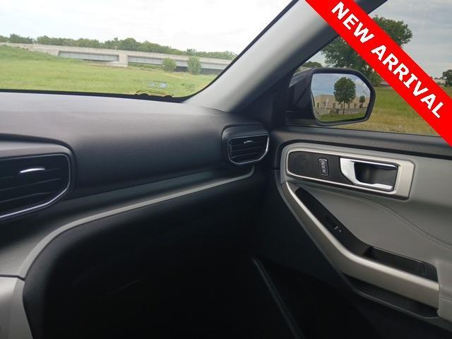 Photo of 2022 Carbonized Gray Metallic Ford Explorer