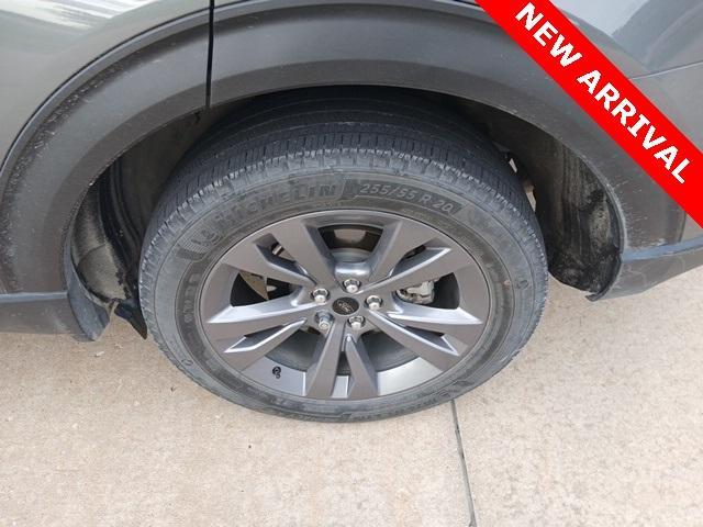 Photo of 2022 Carbonized Gray Metallic Ford Explorer