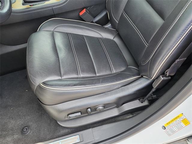 Photo of 2019 White Frost Tri-Coat GMC Acadia