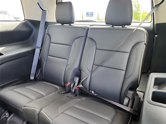 Photo of 2019 White Frost Tri-Coat GMC Acadia