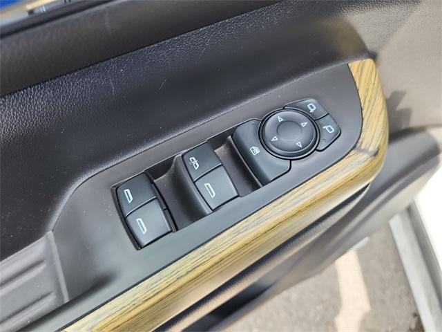 Photo of 2019 White Frost Tri-Coat GMC Acadia