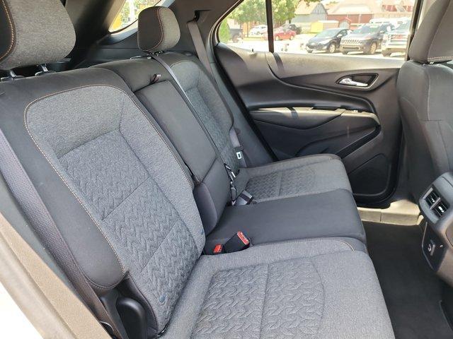 Photo of 2022 Silver Ice Metallic Chevrolet Equinox